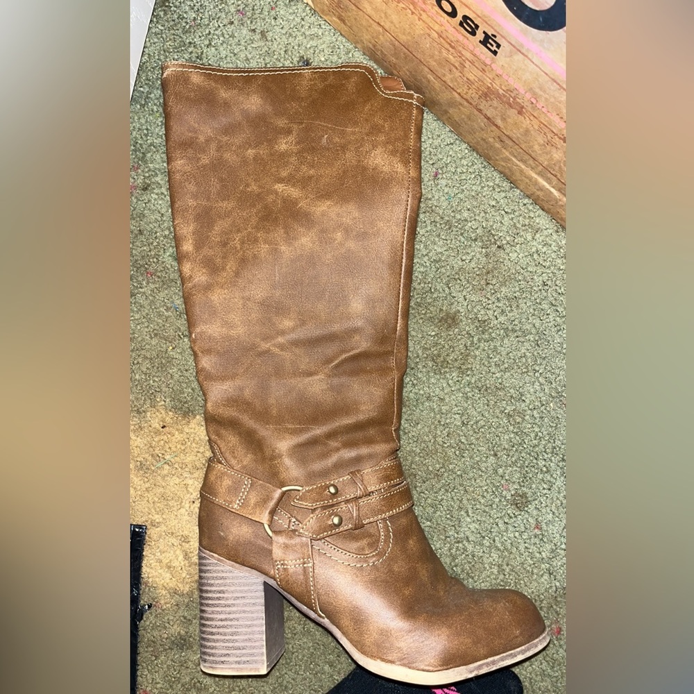 Boots size 7